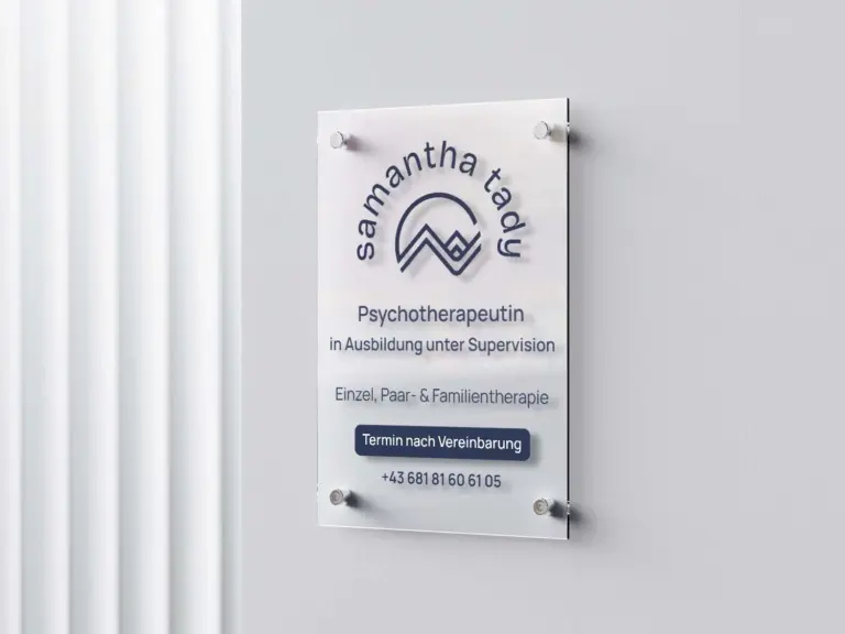 Firmenschild Samantha Tady